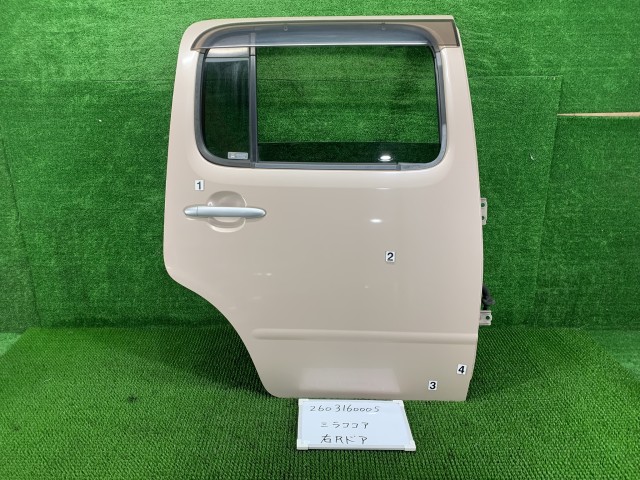 【中古】中古部品 ミラココア L675S 右ﾘｱﾄﾞｱ 【3330991000-260316000513300】