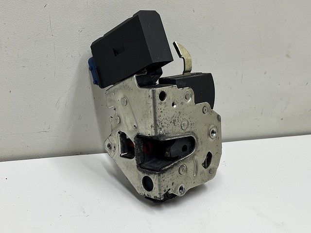 【中古】中古部品 BMW 3シリーズ CB20 右ﾘｱﾄﾞｱﾛｯｸｿﾚﾉｲﾄﾞ 【3310070100-000090742164570】