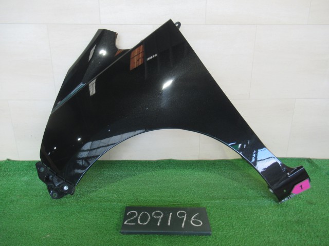 【中古】中古部品 ムーヴ LA100S 左ﾌﾛﾝﾄﾌｪﾝﾀﾞｰ 【3310120100-260324000110700】