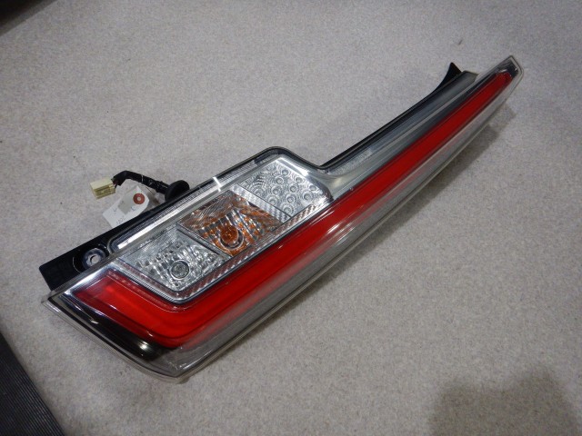 【中古】中古部品 ムーヴ LA150S 右ﾃｰﾙﾗﾝﾌﾟ 【3330810100-260323000715500】