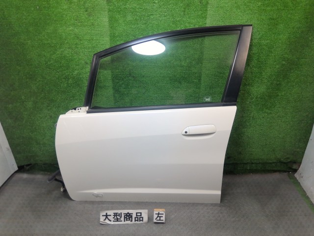 【中古】中古部品 フィット GP4 左ﾌﾛﾝﾄﾄﾞｱ 【3330990700-202602001213200】