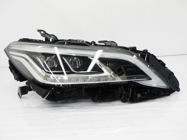 【中古】再生部品 クラウン AZSH20 右ﾍｯﾄﾞﾗﾝﾌﾟ 【3380010000-260324501310800】