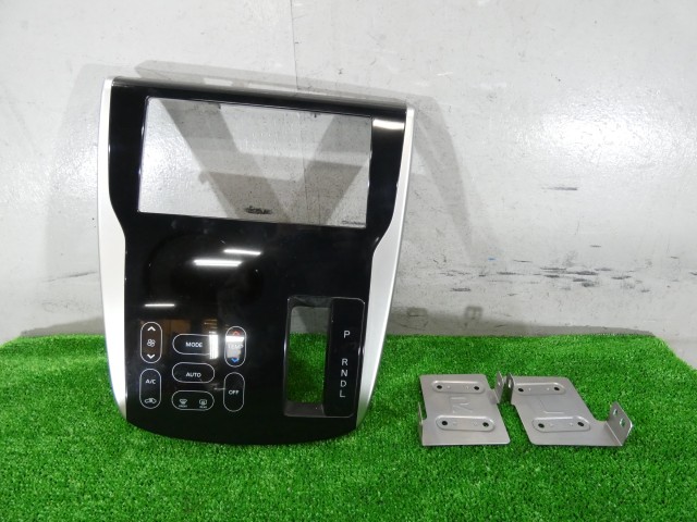 【中古】中古部品 ｅＫカスタム B11W A/Cｽｲｯﾁﾊﾟﾈﾙ 【3260250000-000026025860900】