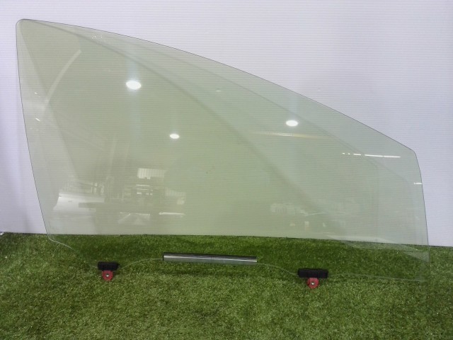 【中古】中古部品 アクア NHP10 右ﾌﾛﾝﾄﾄﾞｱｶﾞﾗｽ 【3310090100-000056789813130】