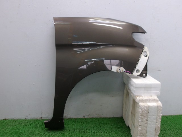【中古】中古部品 タント L385S 右ﾌﾛﾝﾄﾌｪﾝﾀﾞｰ 【3310250100-000263010610600】