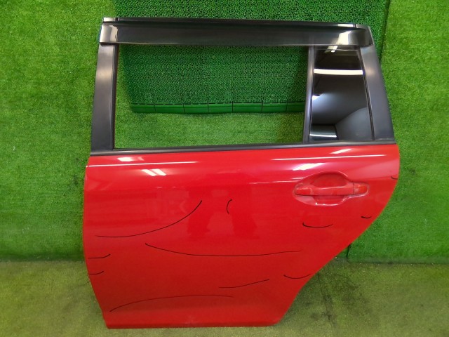 【中古】中古部品 カローラフィールダー NZE161G 左ﾘｱﾄﾞｱ 【3310540000-000026086113400】