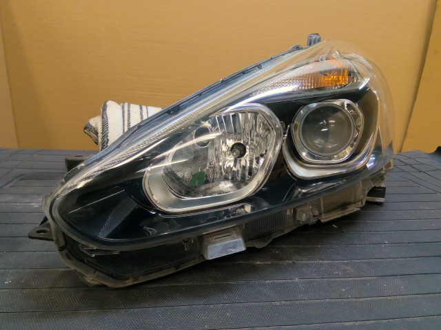 【中古】中古部品 シエンタ NSP172G 左ﾍｯﾄﾞﾗﾝﾌﾟ 【3310540000-000025447310900】