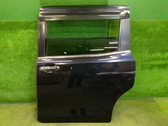 【中古】中古部品 エスクァイア ZWR80 左リアドア 【3310540000-000026012413400】|e-cleマート