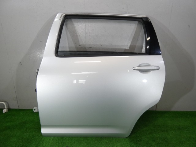 【中古】中古部品 ウィッシュ ANE10G 左ﾘｱﾄﾞｱ 【3260250000-000026039813400】