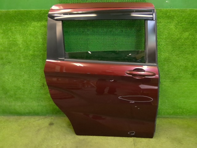 【中古】中古部品 フリード GB7 右ﾘｱﾄﾞｱ 【3310540000-000026094313300】