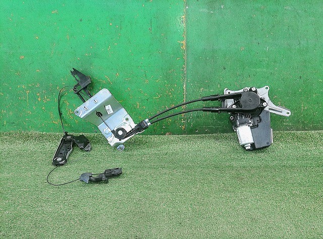 【中古】中古部品 シエンタ NSP170G 右ﾊﾟﾜｰｽﾗｲﾄﾞﾄﾞｱﾓｰﾀｰ 【3330150100-000026306264650】