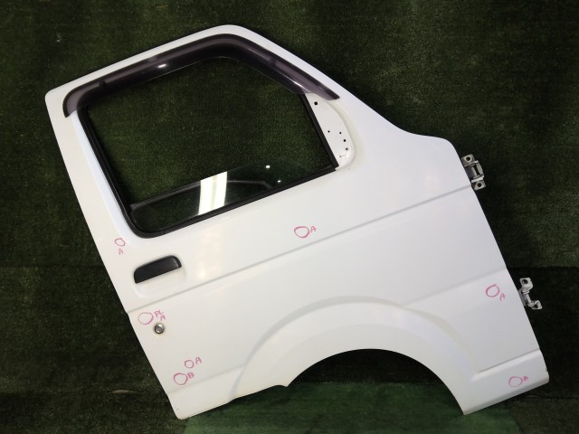 【中古】中古部品 キャリィ DA65T 右ﾌﾛﾝﾄﾄﾞｱ 【3260070000-260304000413100】｜e-cleマート