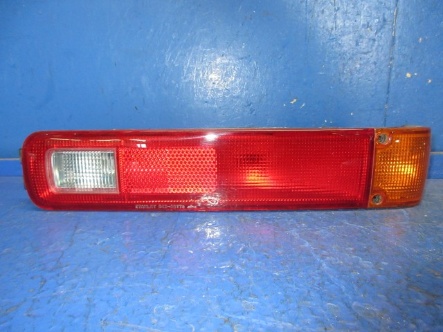 【中古】中古部品 アクティ HH6 右ﾃｰﾙﾗﾝﾌﾟ 【3310270100-000015275415500】
