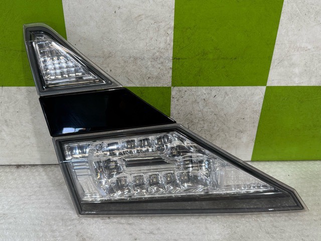 【中古】中古部品 ヴェルファイア ANH20W 左ﾌｨﾆｯｼｬｰﾊﾟﾈﾙ 【3330530100-000005552215220】