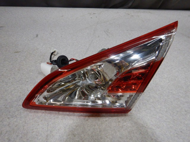 【中古】中古部品 ムラーノ TZ51 右ﾌｨﾆｯｼｬｰﾊﾟﾈﾙ 【3330810100-260326000115210】