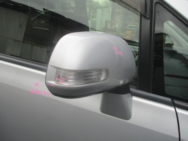【中古】中古部品 ノア ZRR70G 右ｻｲﾄﾞﾐﾗｰ 【3500080000-260319000113500】