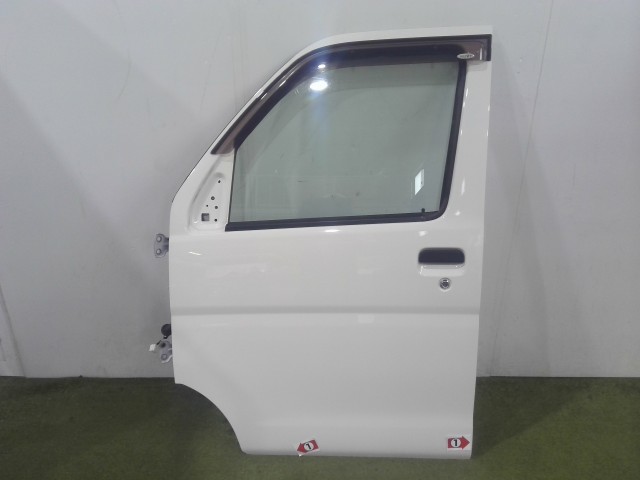 【中古】中古部品 ハイゼット S331V 左ﾌﾛﾝﾄﾄﾞｱ 【3310090100-202512013913200】