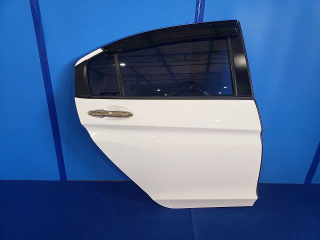 【中古】中古部品 グレイス GM4 右ﾘｱﾄﾞｱ 【3310590000-202601001713300】｜e-cleマート
