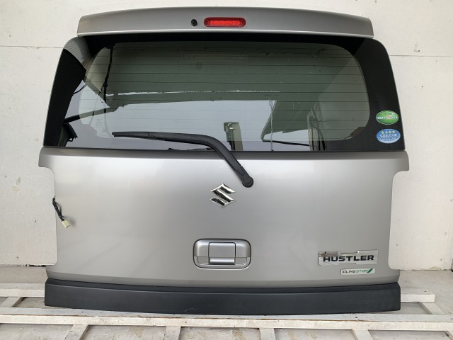 【中古】中古部品 ハスラー MR31S ﾊﾞｯｸﾄﾞｱ 【3330450100-260327000115800】