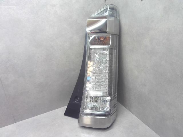 【中古】中古部品 Ｎ－ＢＯＸスラッシュ JF1 右ﾃｰﾙﾗﾝﾌﾟ 【3310550000-260319001215500】