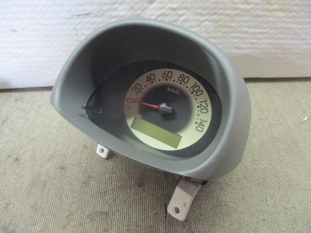 【中古】中古部品 エッセ L235S ｽﾋﾟｰﾄﾞﾒｰﾀｰ 【3540020100-000008031961400】 11,926円