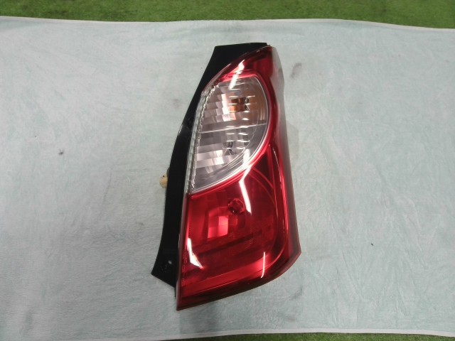 【中古】中古部品 キャロル HB25S 右ﾃｰﾙﾗﾝﾌﾟ 【3310200100-000022707315500】