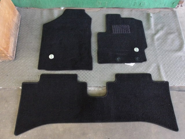 【中古】中古部品 アクア NHP10 ﾌﾛｱﾏｯﾄ 【3310420000-000002415577450】｜e-cleマート