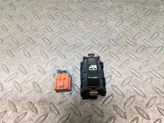 【中古】中古部品 GMC ﾊﾟﾜｰｳｲﾝﾄﾞｳｽｲｯﾁ 【3330990700-202602005861902】