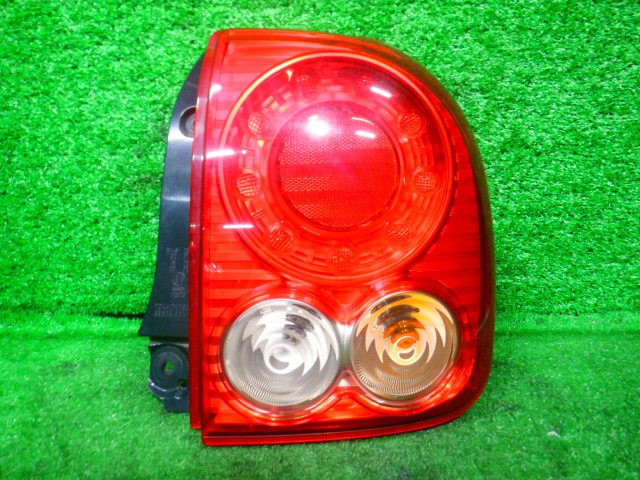 【中古】中古部品 ラパン HE22S 右ﾃｰﾙﾗﾝﾌﾟ 【3340140100-000026051315500】