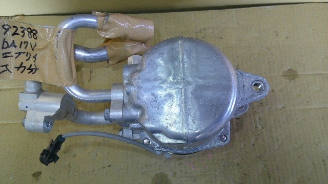 【中古】中古部品 エブリィ DA17V A/Cｺﾝﾌﾟﾚｯｻｰ 【3500080000-250722000660700】 13,125円