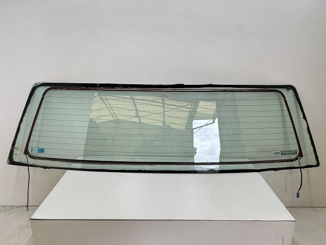 【中古】中古部品 リンカーン コンチネンタル L11F リアウインドガラス 【3310070100-000193005415700】