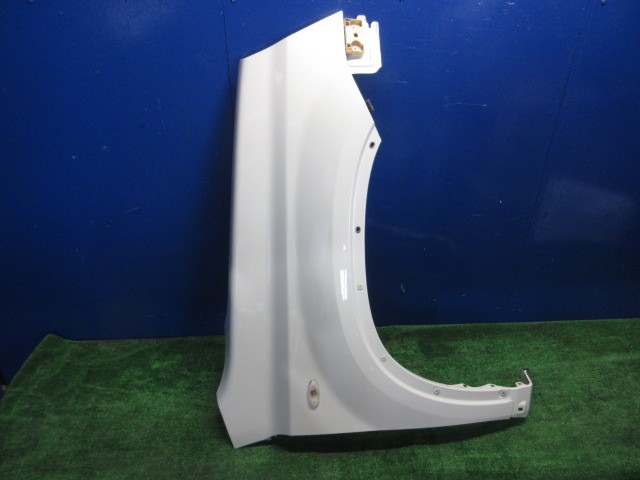 【中古】中古部品 エクストレイル NT31 右ﾌﾛﾝﾄﾌｪﾝﾀﾞｰ 【3310270100-000015268610600】