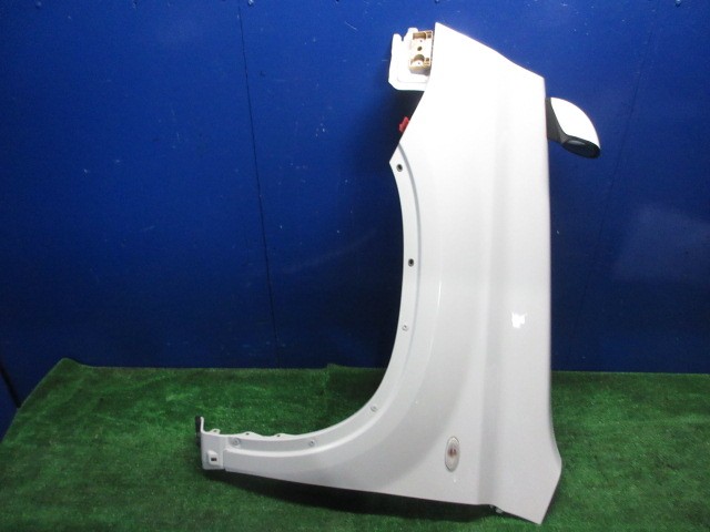 【中古】中古部品 エクストレイル NT31 左ﾌﾛﾝﾄﾌｪﾝﾀﾞｰ 【3310270100-000015268610700】