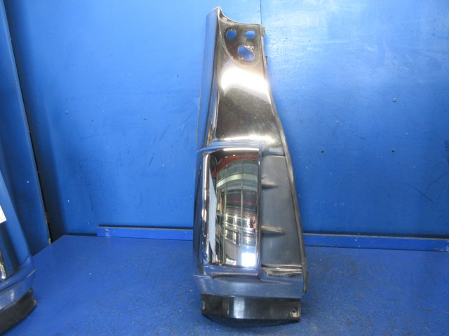 【中古】中古部品 いすゞトラクター EXD52D6 右ﾌﾛﾝﾄｺｰﾅｰﾊﾟﾈﾙ 【3310270100-000015276511300】