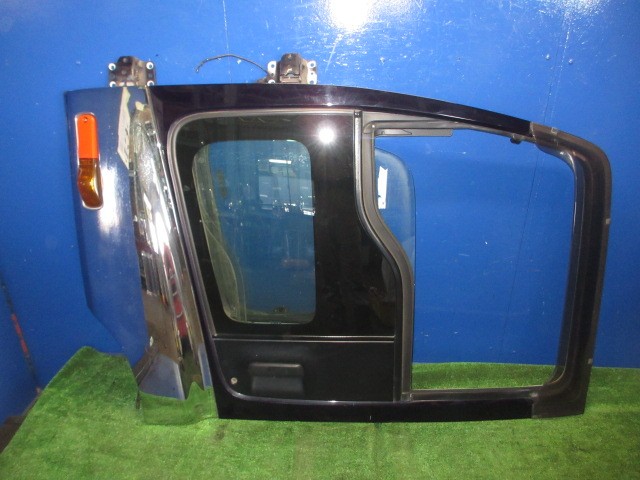 【中古】中古部品 いすゞトラクター EXD52D6 左フロントドア 【3310270100-000015276513200】|e-cleマート