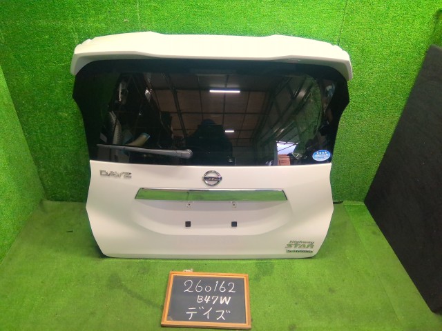 【中古】中古部品 デイズ B47W ﾊﾞｯｸﾄﾞｱ 【3330990200-000026016215800】
