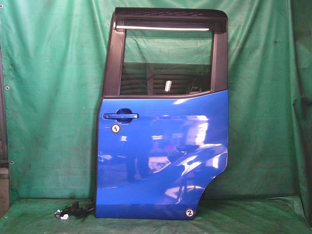 【中古】中古部品 ｅＫスペース B11A 左ﾘｱﾄﾞｱ 【3330990500-260331000113400】