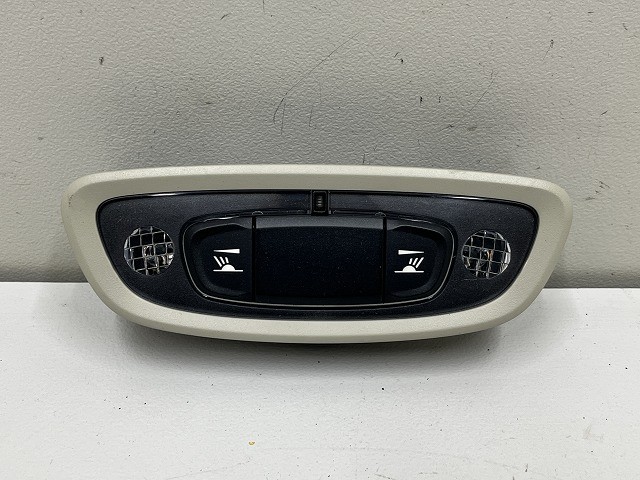 【中古】中古部品 ボルボ 40シリーズ MB4164T ﾙｰﾑﾗﾝﾌﾟ 【3310070100-0000Y0776168201】