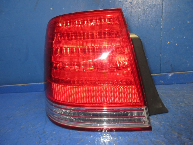 【中古】中古部品 クラウン GRS182 左ﾃｰﾙﾗﾝﾌﾟ 【3310270100-000015274315600】
