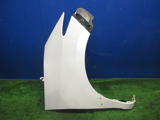 【中古】中古部品 エスティマ ACR55W 右ﾌﾛﾝﾄﾌｪﾝﾀﾞｰ 【3310270100-000015245610600】
