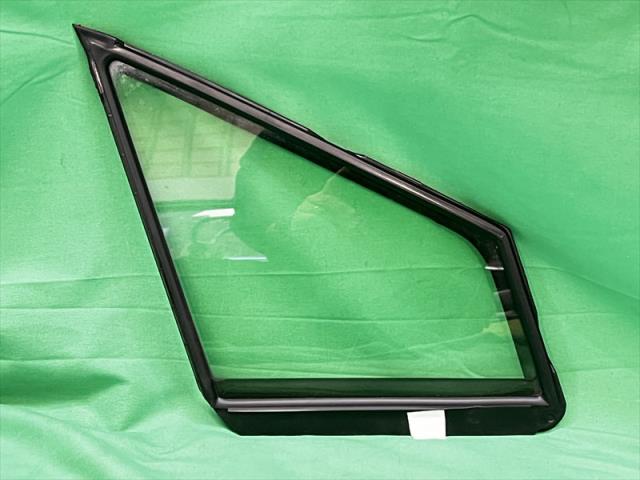【中古】中古部品 レヴォーグ VM4 右ﾌﾛﾝﾄﾄﾞｱｶﾞﾗｽ 【3330240100-002026534513131】