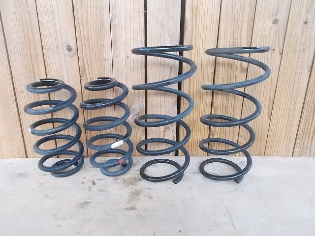 【中古】中古部品 エスクァイア ZRR80G ﾌﾛﾝﾄｽﾌﾟﾘﾝｸﾞｾｯﾄ 【3330510100-260124000151300】 16,709円