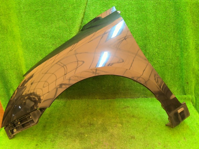 【中古】中古部品 スイフト ZC31S 左ﾌﾛﾝﾄﾌｪﾝﾀﾞｰ 【3260240000-260331000110700】