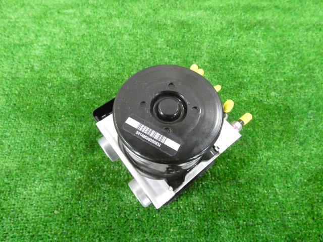 【中古】中古部品 プレマシー CWFFW ABSアクチュエーター 【3260250000-000026036942500】|e-cleマート