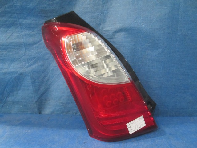 【中古】中古部品 キャロル HB35S 左ﾃｰﾙﾗﾝﾌﾟ 【3310160100-000004515615600】