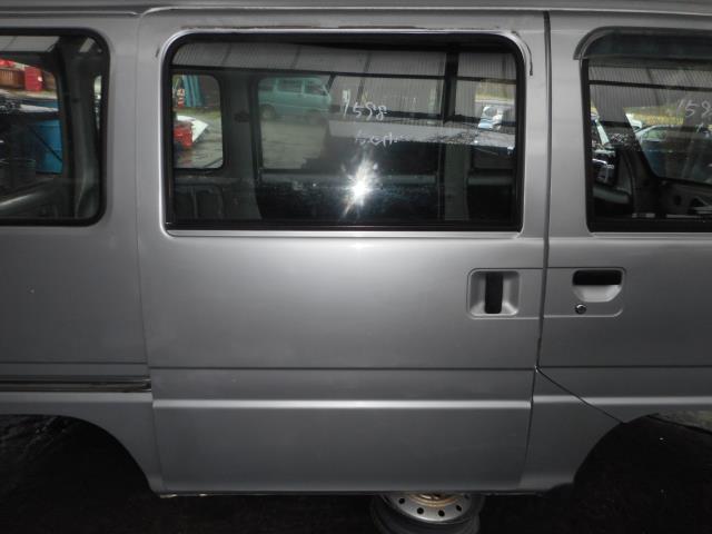 【中古】中古部品 サンバー TV1 右ﾘｱﾄﾞｱ 【3330190100-000002159813300】｜e-cleマート