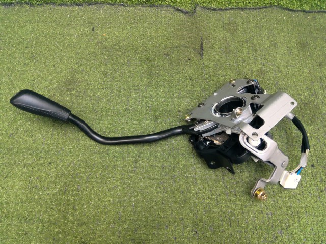 【中古】中古部品 ＭＰＶ LW3W ｼﾌﾄﾚﾊﾞｰ 【3330200100-252379000037850】