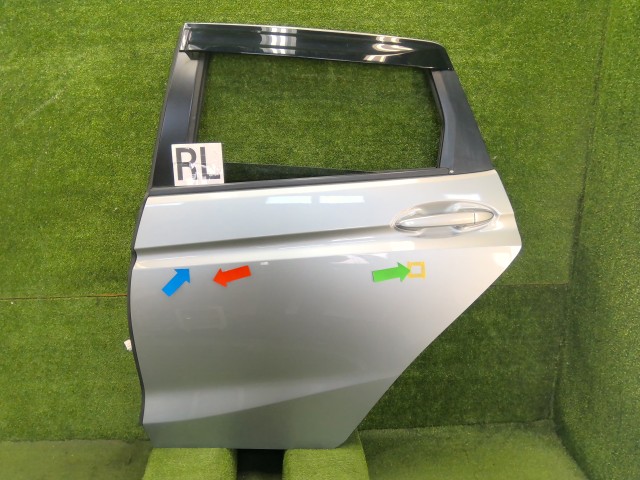 【中古】中古部品 フィット GP5 左ﾘｱﾄﾞｱ 【3330200100-252142000013400】