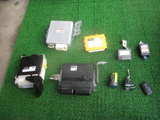【中古】中古部品 SAI AZK10 エンジンコンピューター 【3310190100-000255015063100】|e-cleマート
