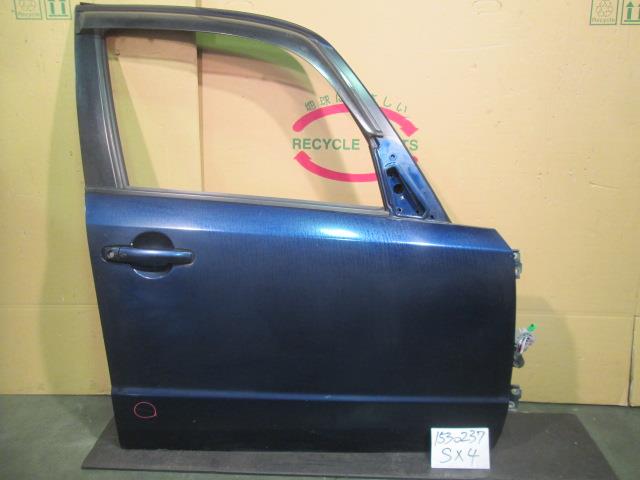 【中古】中古部品 ＳＸ４ YC11S 右ﾌﾛﾝﾄﾄﾞｱ 【3310220100-001162700713100】